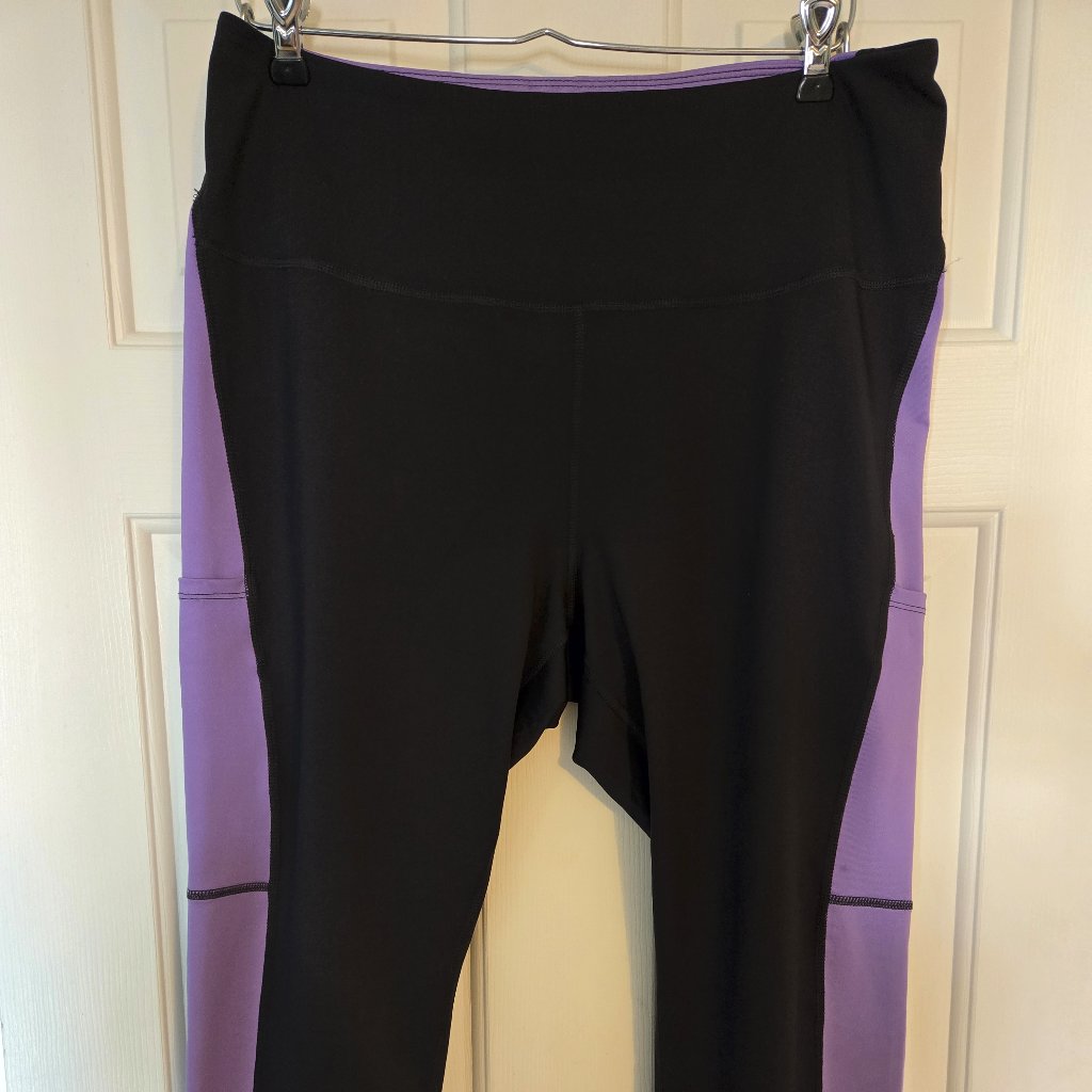 Ruby Ribbon Capris
